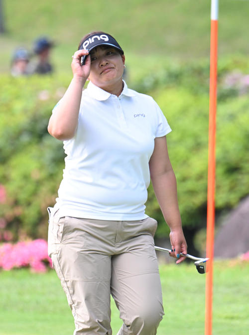 18番、パーをセーブする鈴木愛（撮影・和賀正仁）