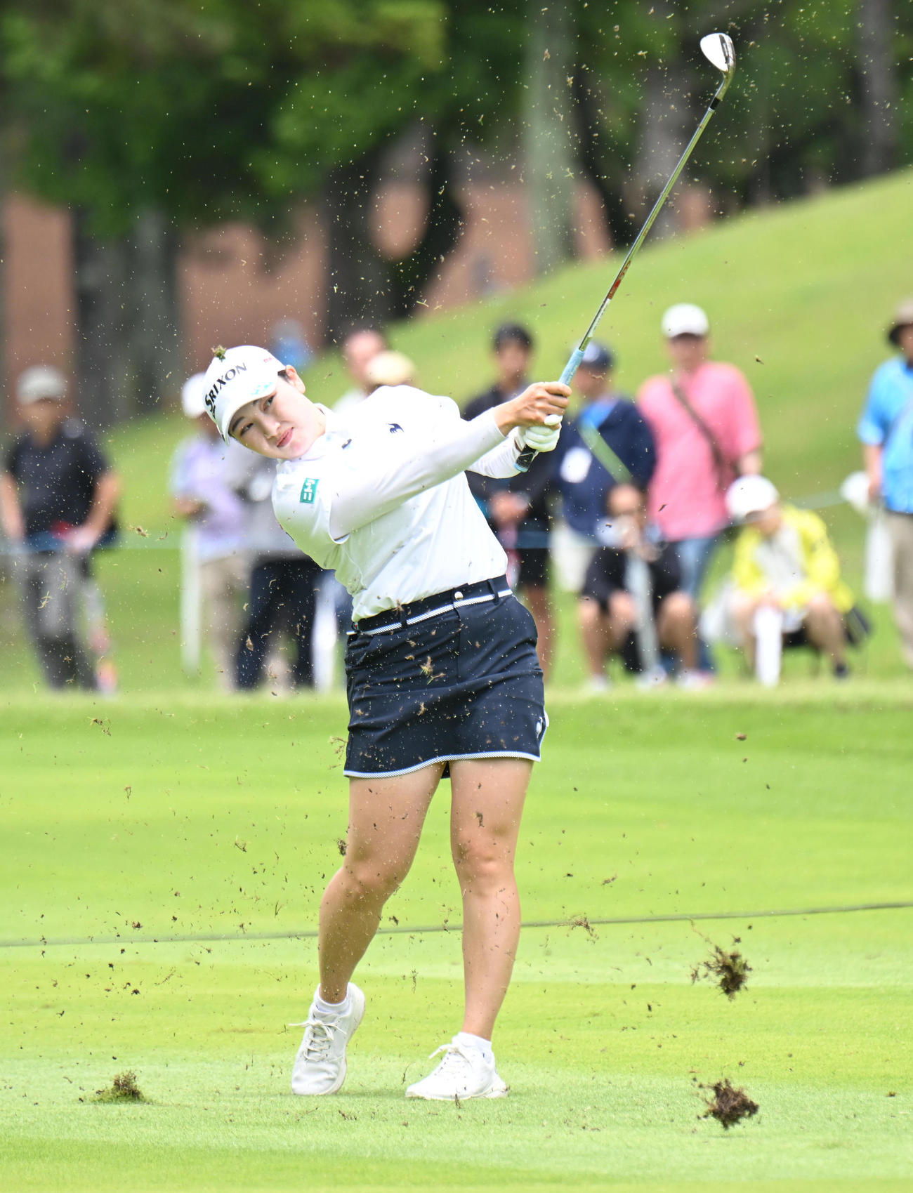 4番、セカンドショットを打つ小祝さくら（撮影・和賀正仁）