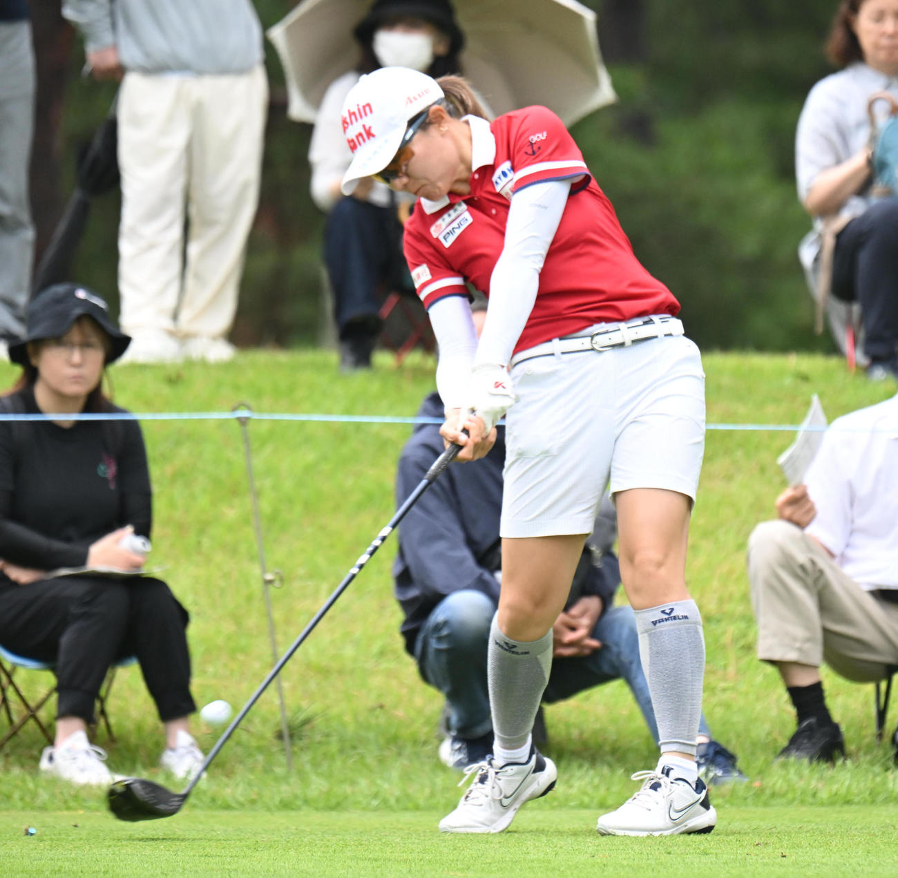 2番、ティーショットを打つサイ・ペイイン（撮影・和賀正仁）