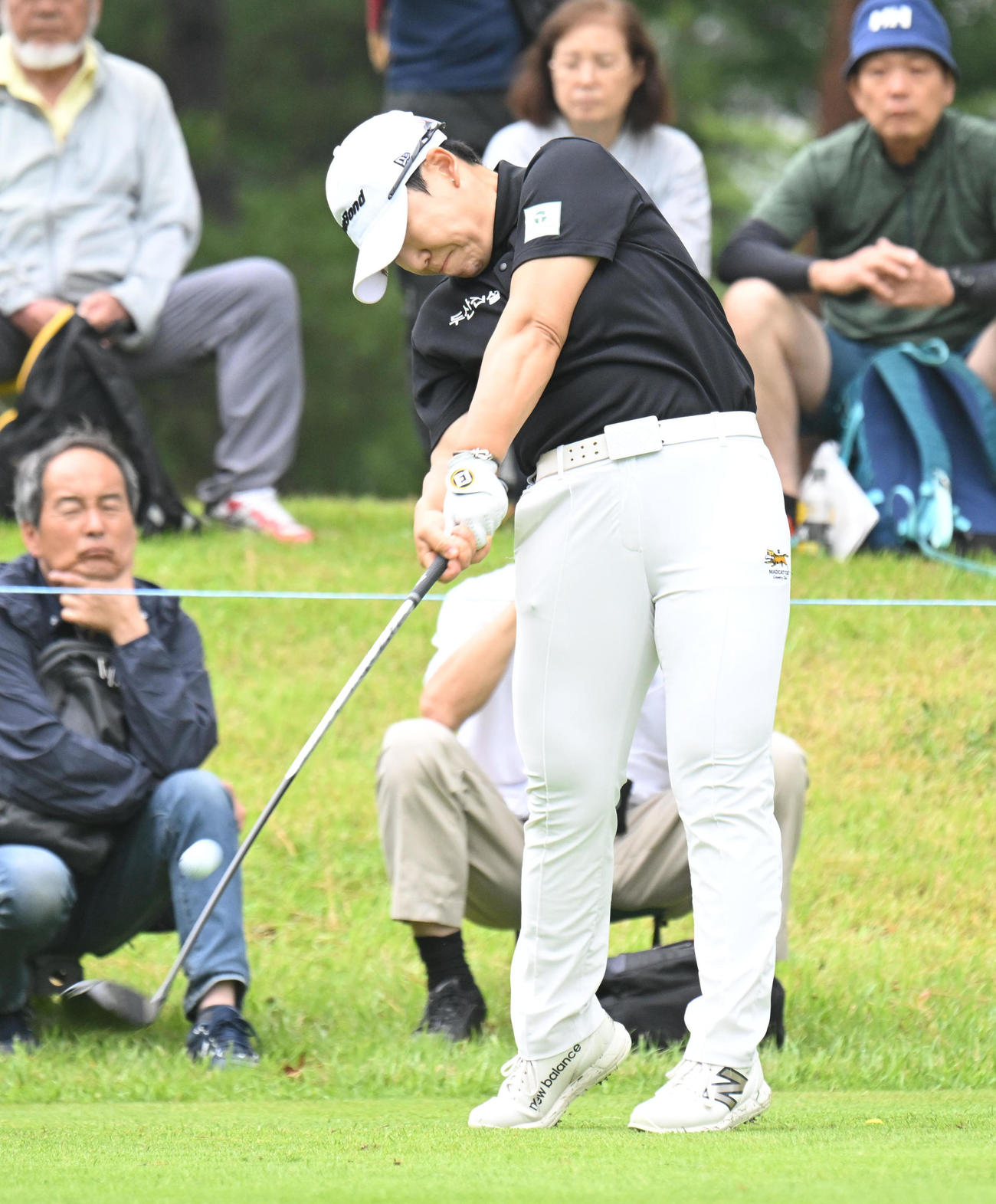 2番、ティーショットを打つ申ジエ（撮影・和賀正仁）