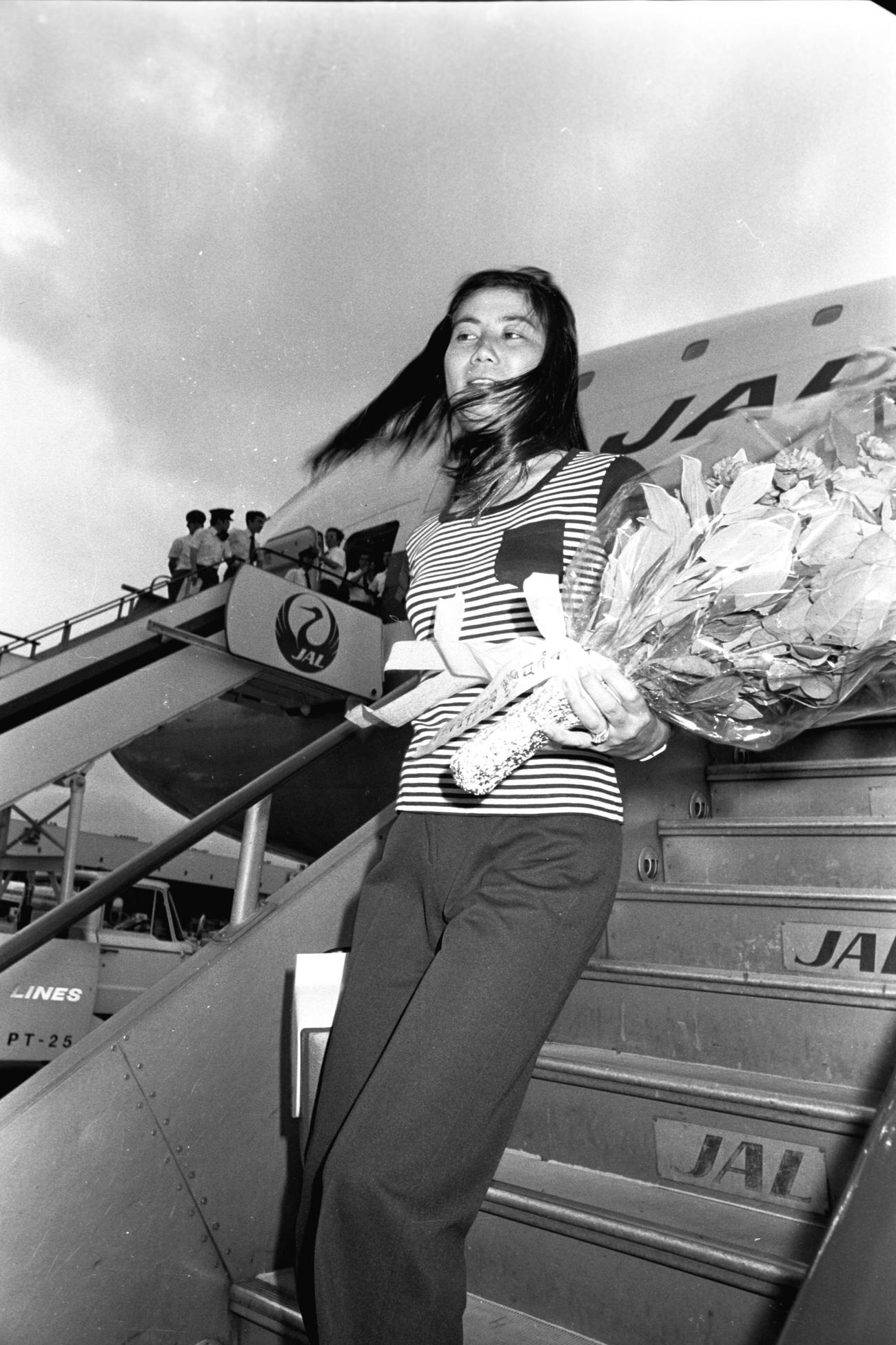 77年、全米女子プロで優勝し帰国した樋口久子