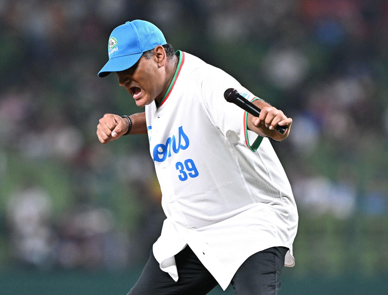 ポーズを決めるデストラーデ氏（2023年9月撮影）