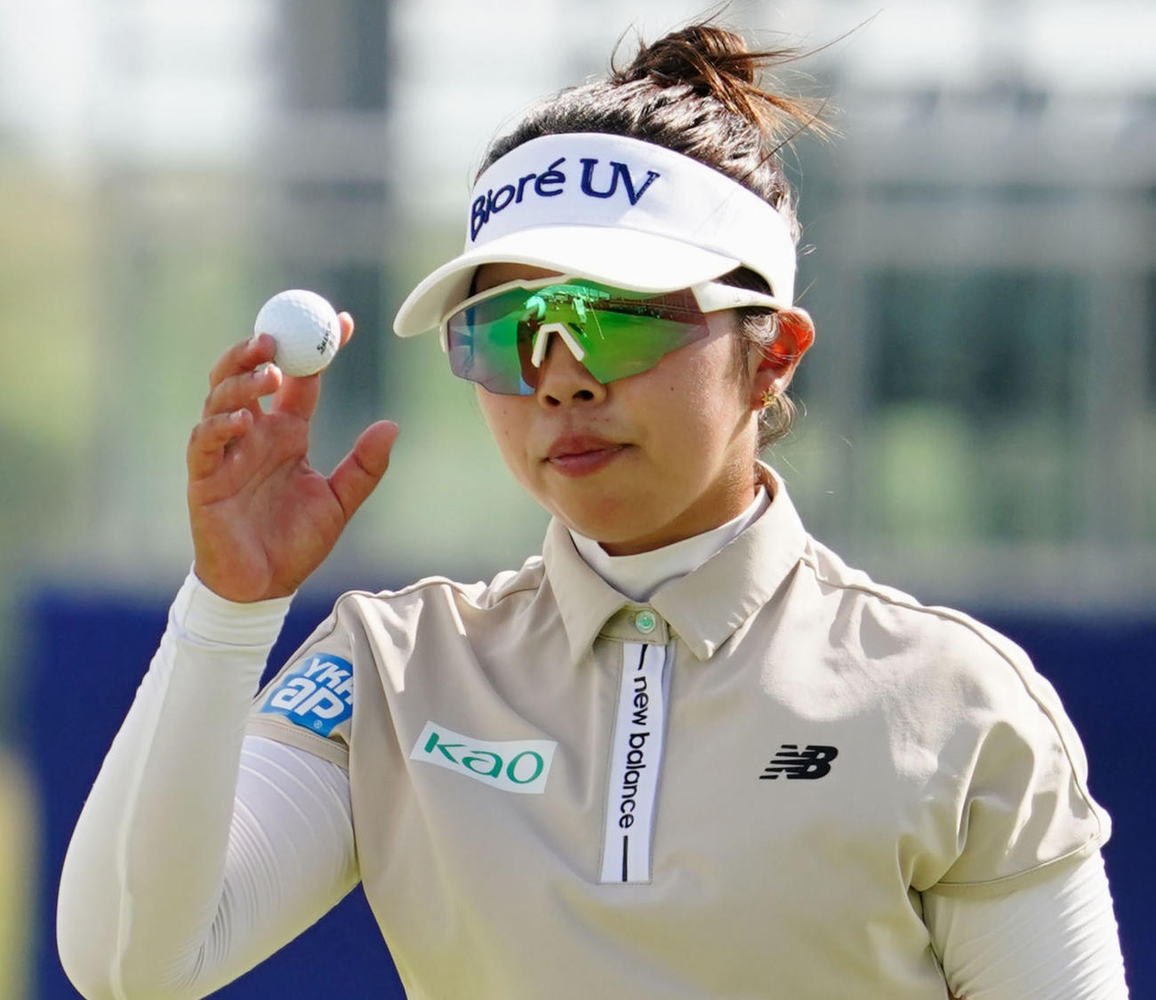 第3日、ホールアウトする山下美夢有。通算1オーバーで3位（共同）