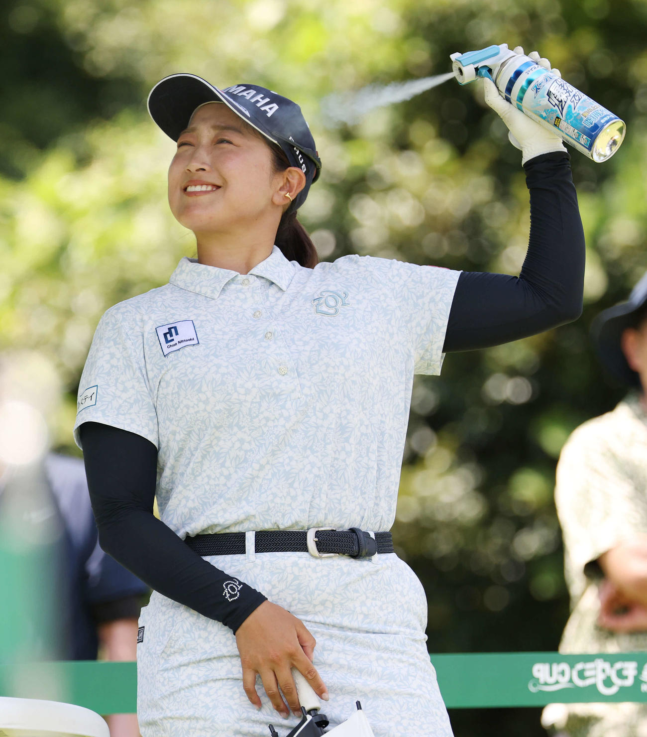 18番、冷却スプレーをかける高木優奈（撮影・宮地輝）
