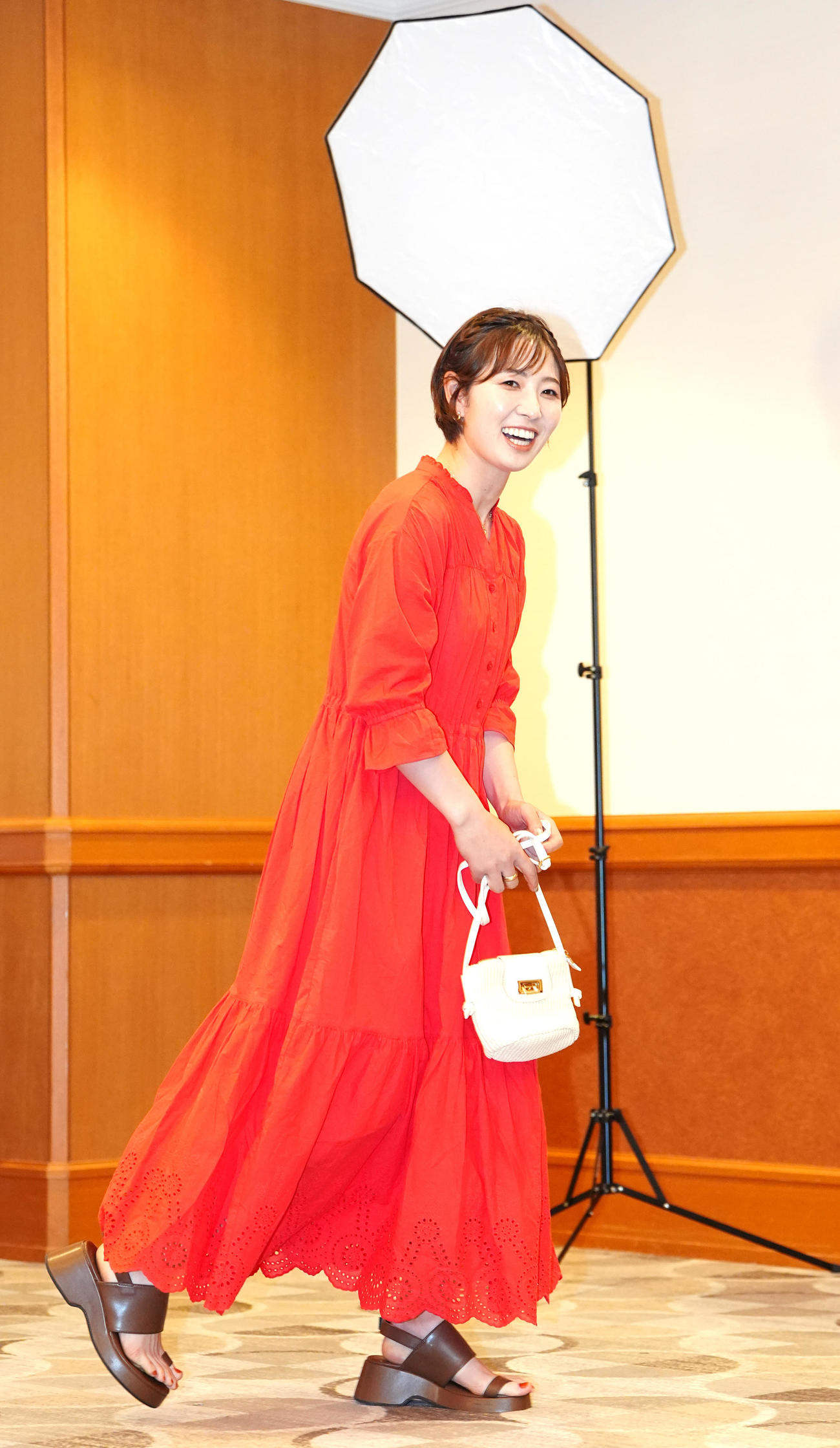 資生堂・JALレディースの前夜祭でドレスアップ撮影に臨んだ蛭田（撮影・江口和貴）