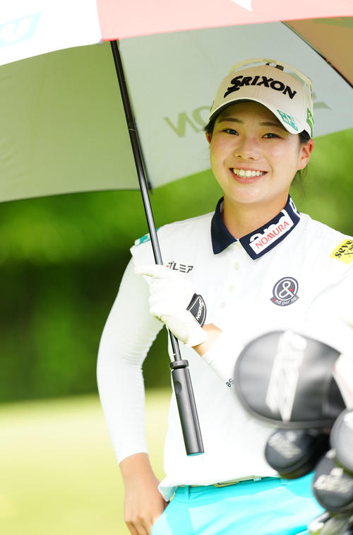 11番で笑顔を見せる菅（撮影・江口和貴）