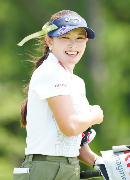 10番、笑顔を見せる河本（撮影・江口和貴）