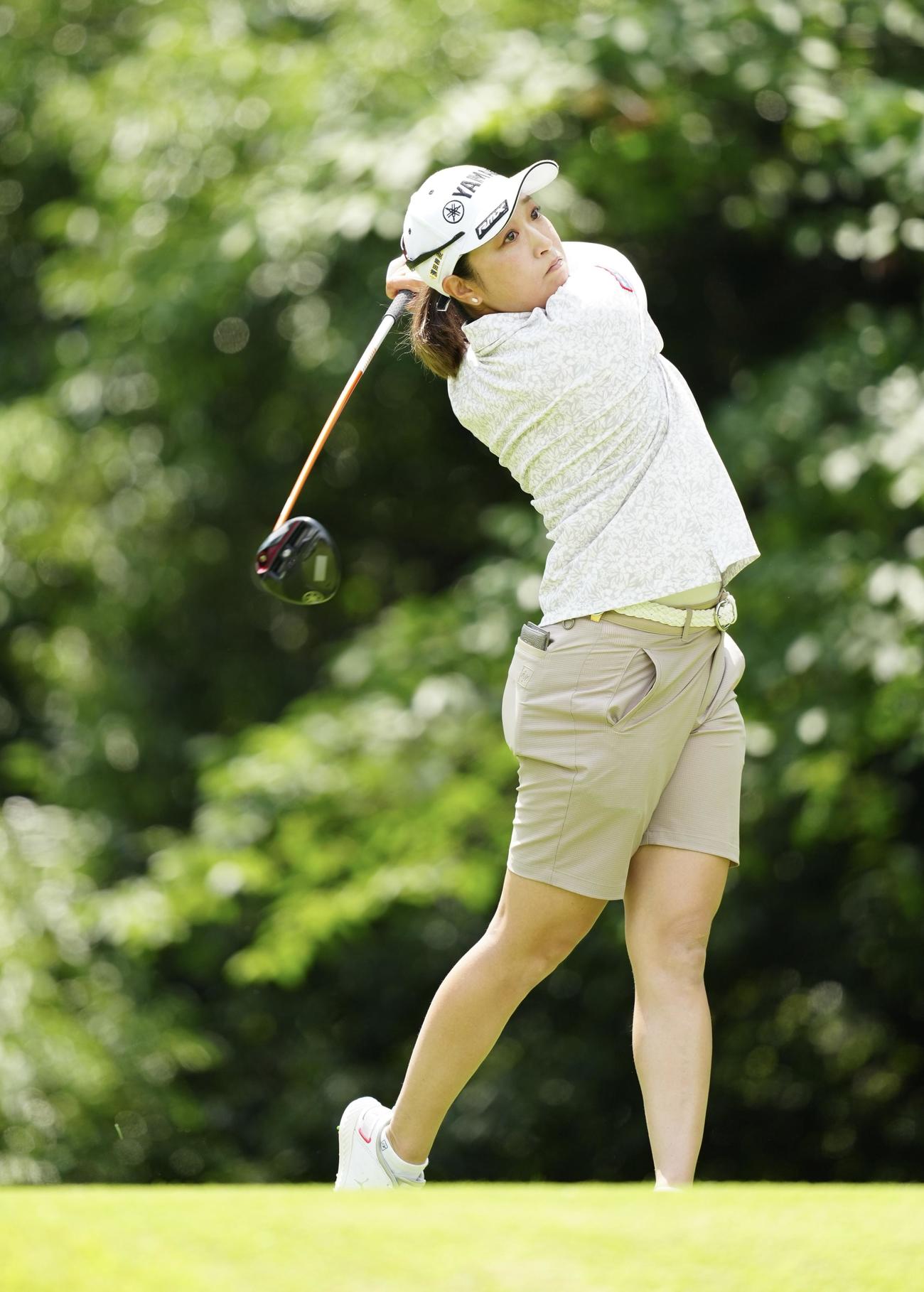 2番、ティーショットを放つ高木（撮影・江口和貴）