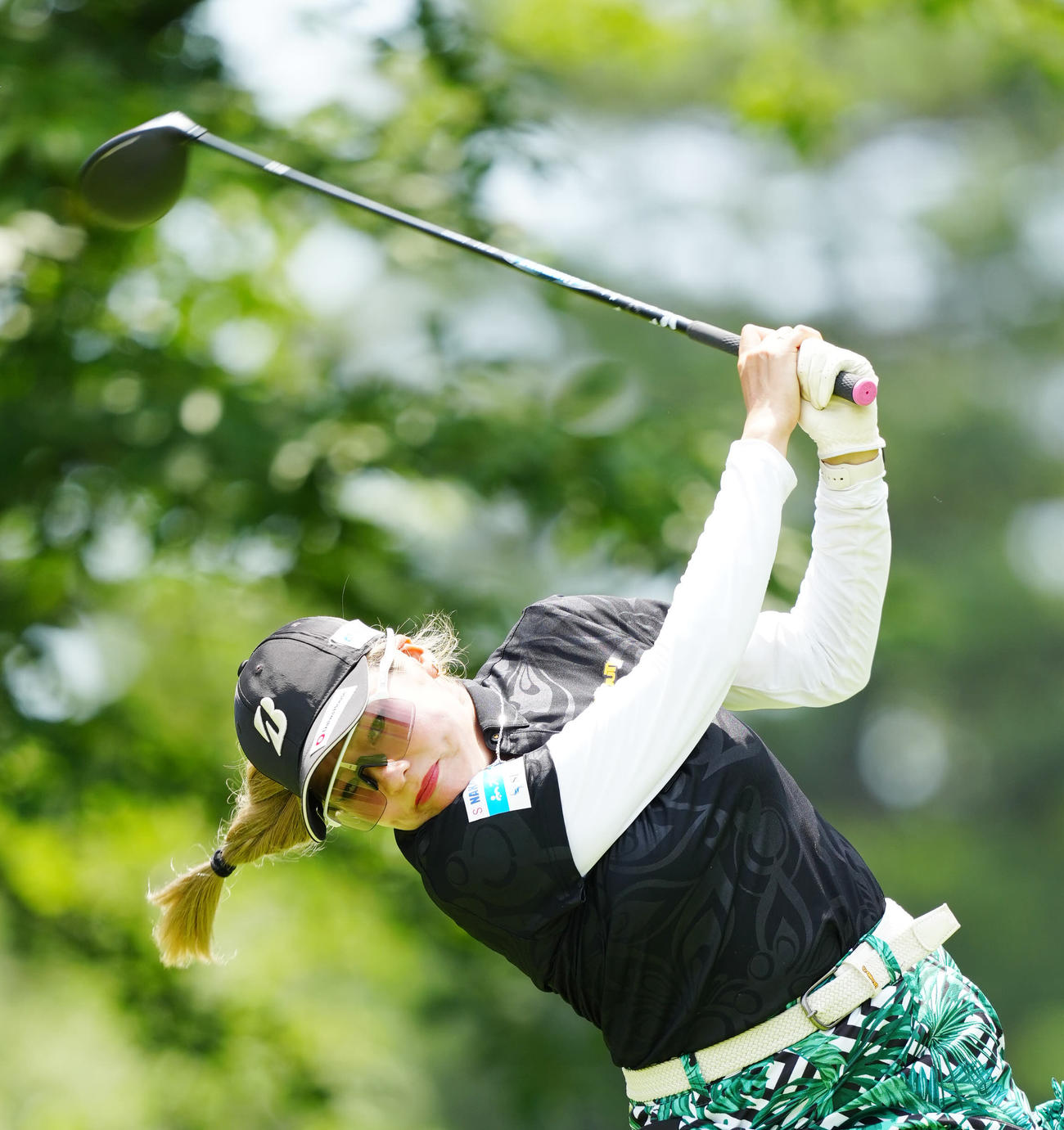 2番、ティーショットを放つ桑木（撮影・江口和貴）