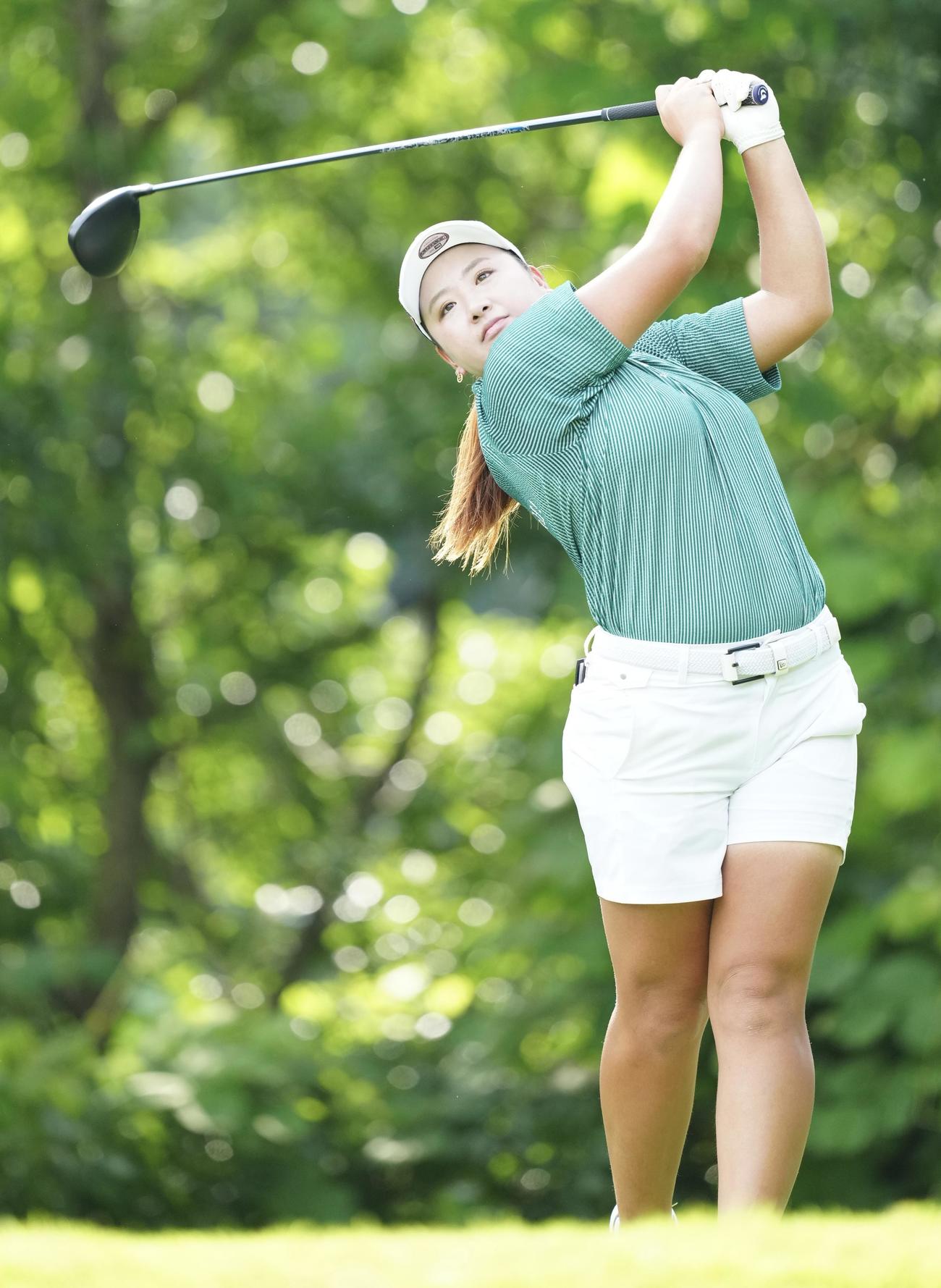 2番、ティーショットを放つ小林夢（撮影・江口和貴）