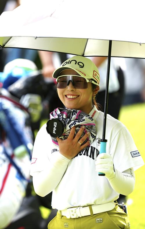 2番で笑顔を見せる佐久間（撮影・江口和貴）