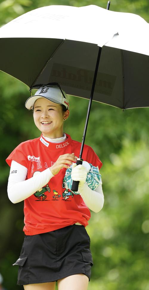 2番で笑顔を見せる川崎（撮影・江口和貴）