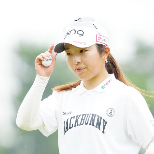 12番、バーディーパットを決めた佐久間（撮影・江口和貴）