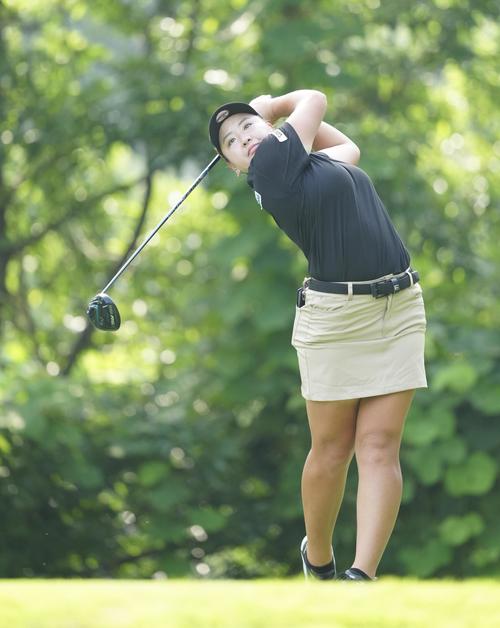 2番、ティーショットを放つ小林夢（撮影・江口和貴）