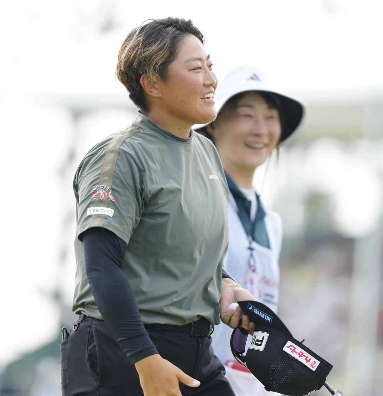 18番、7アンダーでホールアウトした工藤遥（撮影・江口和貴）