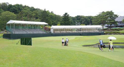 大会が無観客で行われる（撮影・足立雅史）
