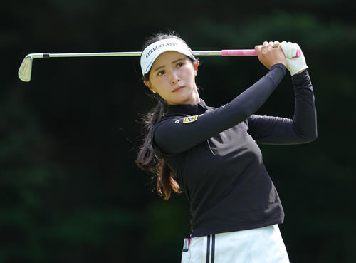 17番に臨む臼井麗香（撮影・足立雅史）