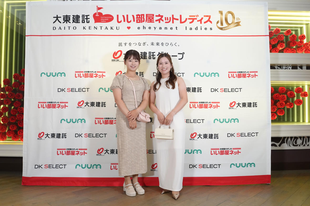 政田夢乃（左）、西村優菜（大会提供）