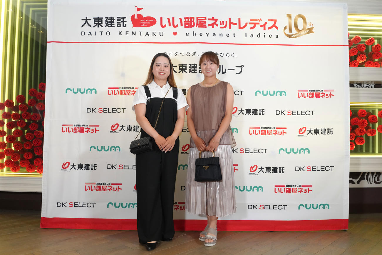仲村果乃（左）、稲垣那奈子（大会提供）