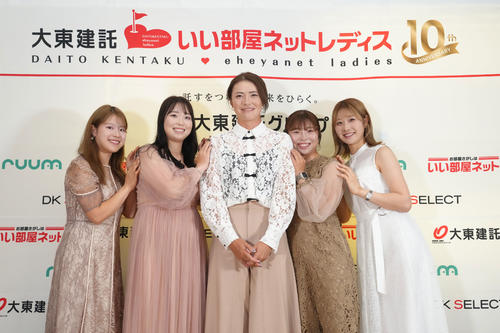 左から吉田鈴、後藤未有、渡辺彩香、佐久間朱莉、都玲華（大会提供）