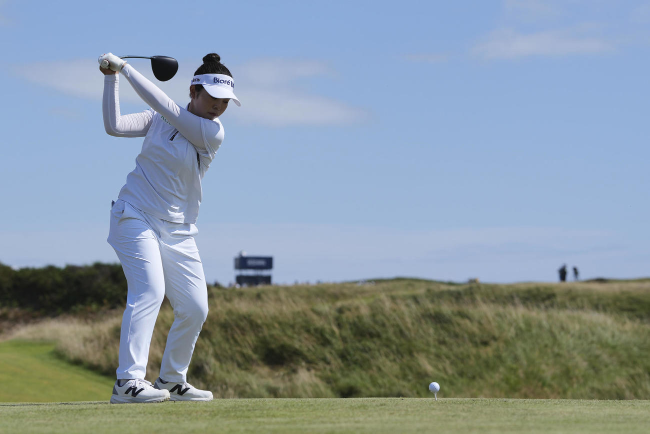 全英女子オープン第1日で好発進した山下美夢有のティーショット（AP)