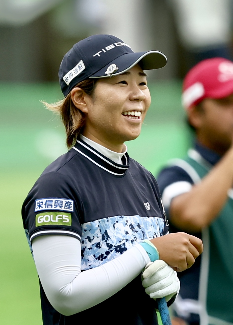 プロアマ戦に臨む穴井（撮影・河田真司）