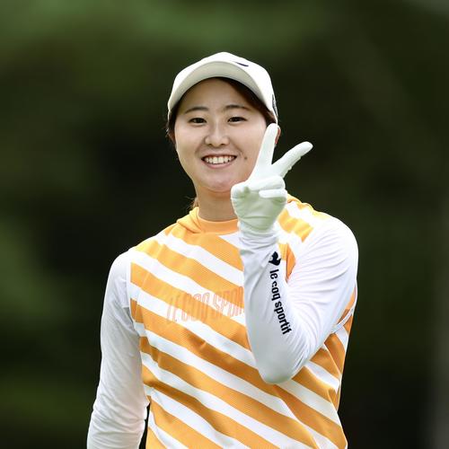 プロアマ戦で笑顔を見せる稲垣（撮影・河田真司）