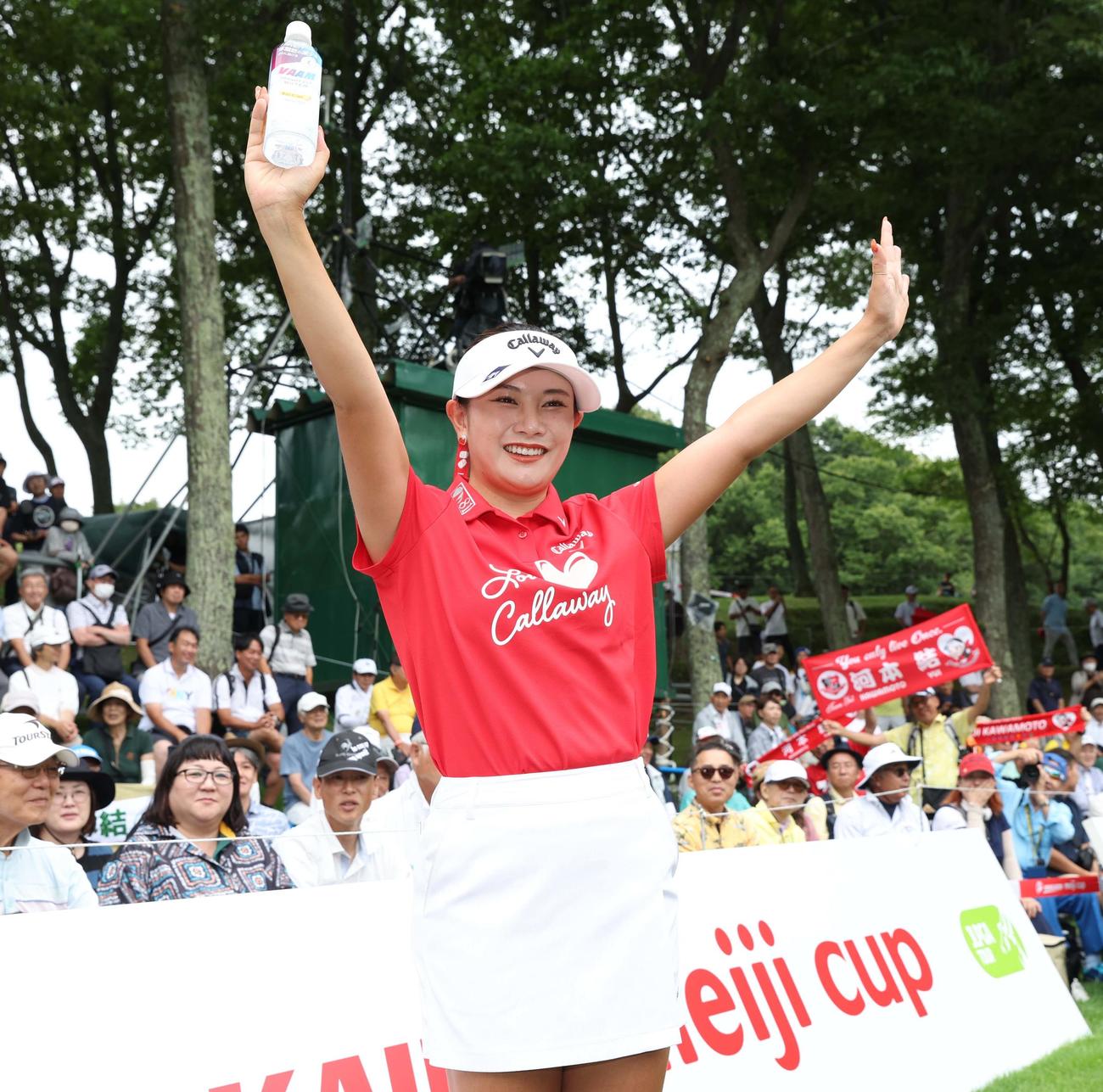 北海道meijiカップ　最終日　優勝し笑顔の河本（撮影・黒川智章）