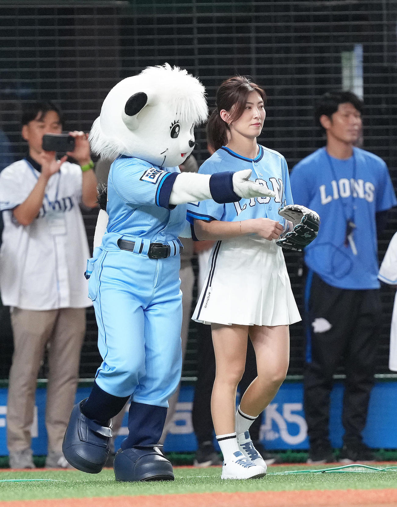西武対ソフトバンク　始球式を務めた女子ゴルフの植手（2025年8月撮影）