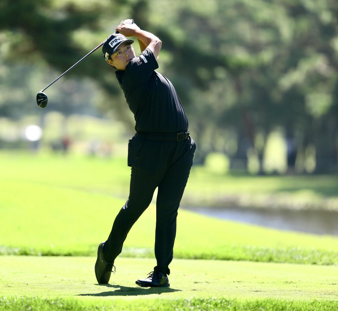 4番、ティーショットを放つ工藤（撮影・河田真司）