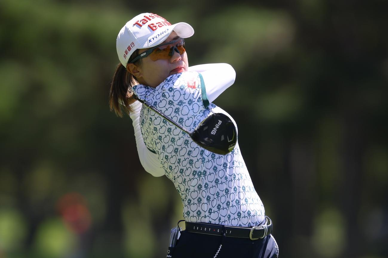 4番、ティーショットを放つサイ・ペイイン（撮影・河田真司）