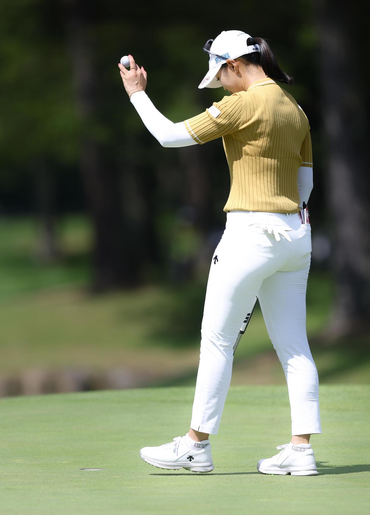 18番、パーセーブし優勝を決める柏原（撮影・河田真司）