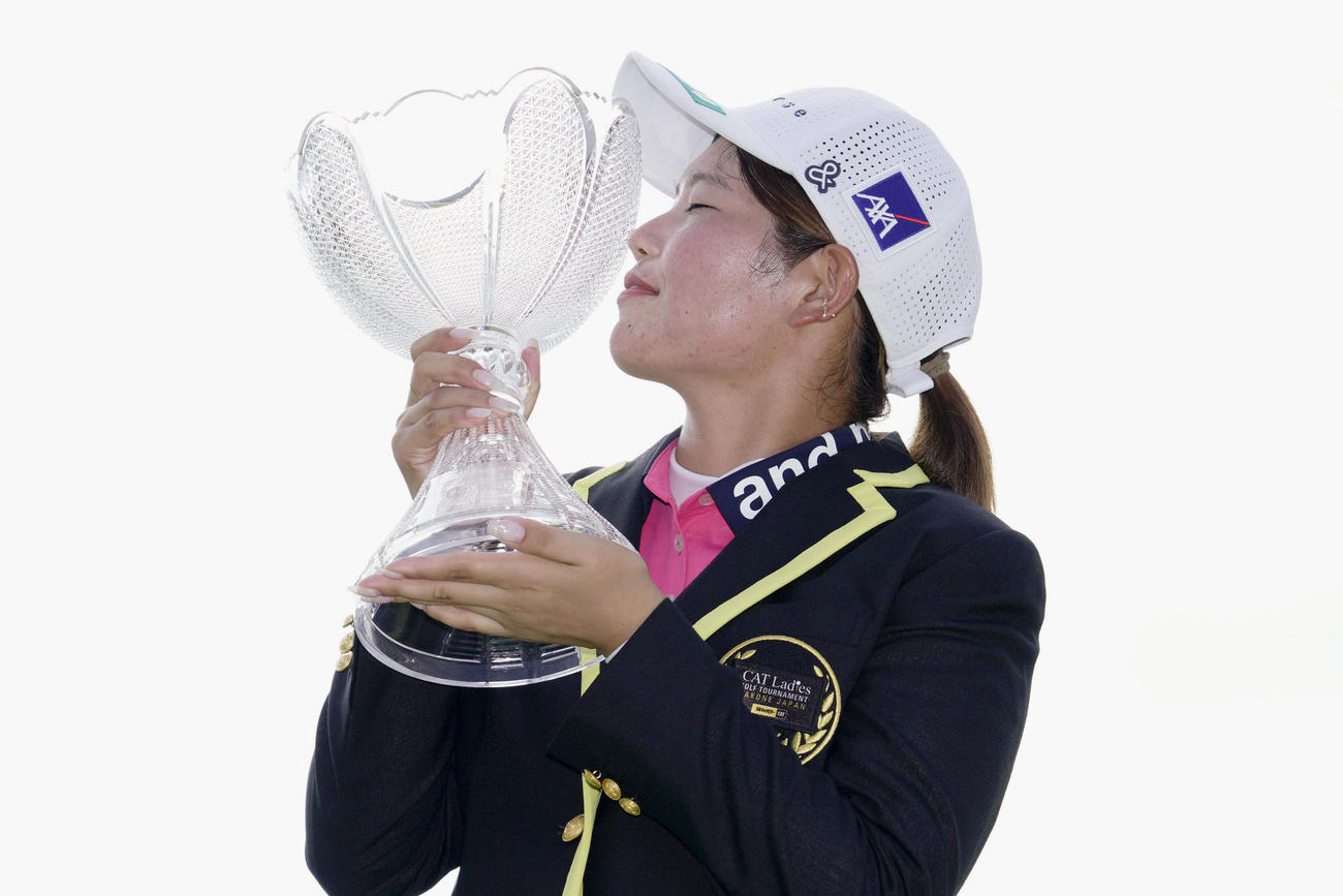 2年ぶりのツアー優勝を果たした桜井心那（共同）