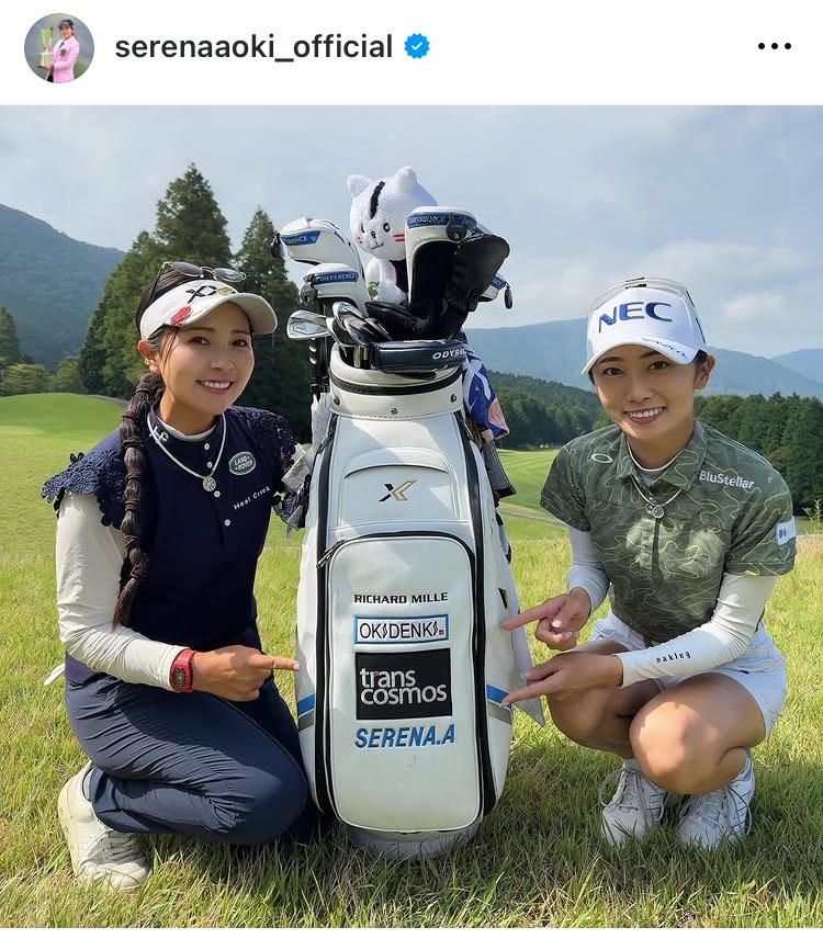 青木瀬令奈のインスタグラムのストーリーズより。右は安田祐香（画像はスクリーンショット）