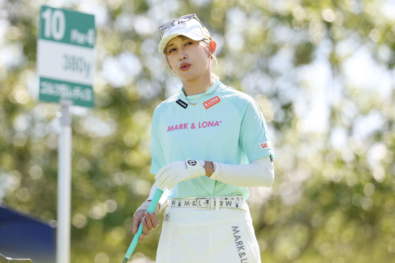 スタートに臨む金田久美子（撮影・宮地輝）