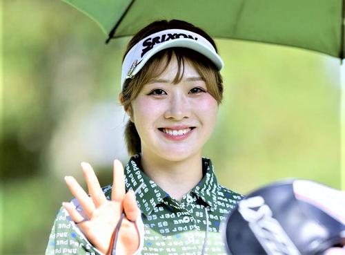 可愛すぎる」「最高です」都玲華のスマイル写真が話題 インスタいいね