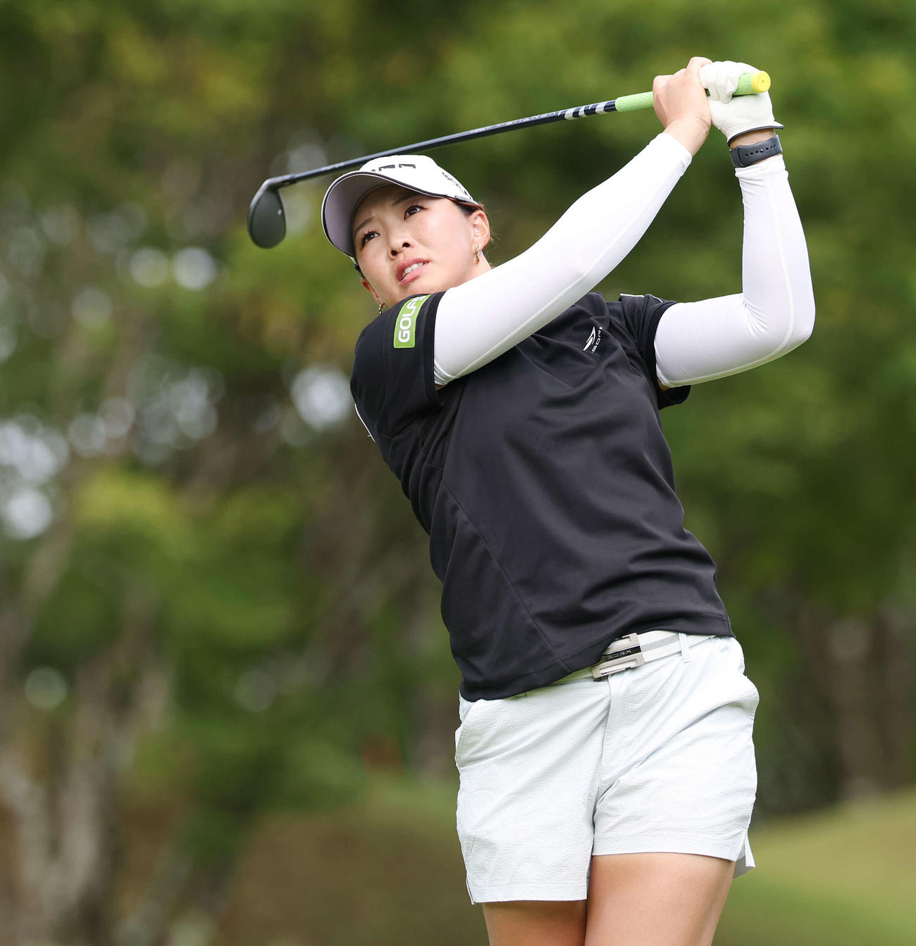 2番、ティーショットを放つ山本景子（撮影・宮地輝）