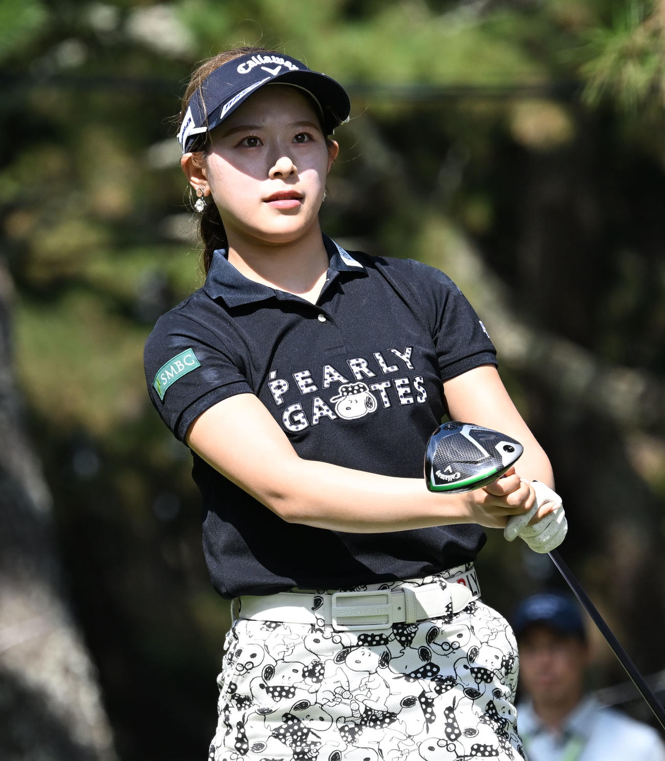 ソニー日本女子プロゴルフ選手権大会第1日、9番でティーショットを放つ吉田鈴（撮影・千葉一成）