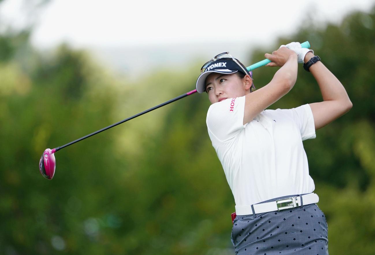 第1ラウンド、2アンダーで45位の岩井千怜＝TPCリバースベンド（共同）