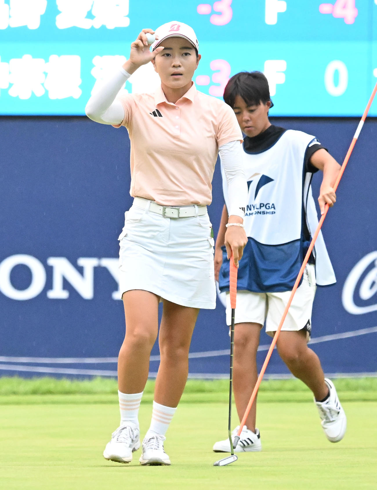 ソニー日本女子プロゴルフ選手権大会第2日、通算10アンダーで単独首位でホールアウトした佐藤心結（撮影・千葉一成）