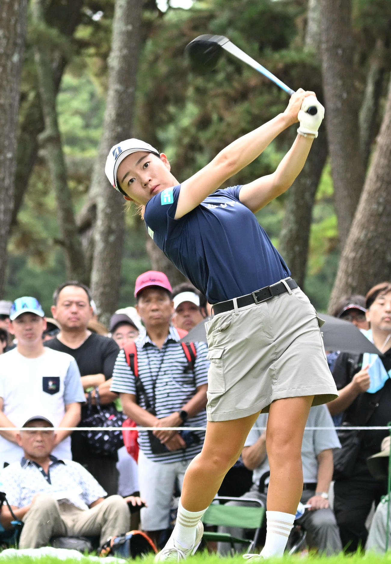 ソニー日本女子プロゴルフ選手権大会　最終日、7番でティーショットを放つ佐藤心結（撮影・千葉一成）