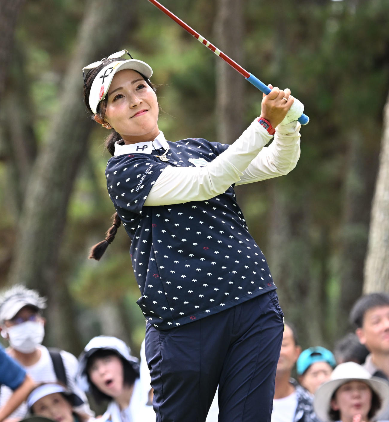 ソニー日本女子プロゴルフ選手権大会　最終日、7番でティーショットを放つ青木瀬令奈（撮影・千葉一成）