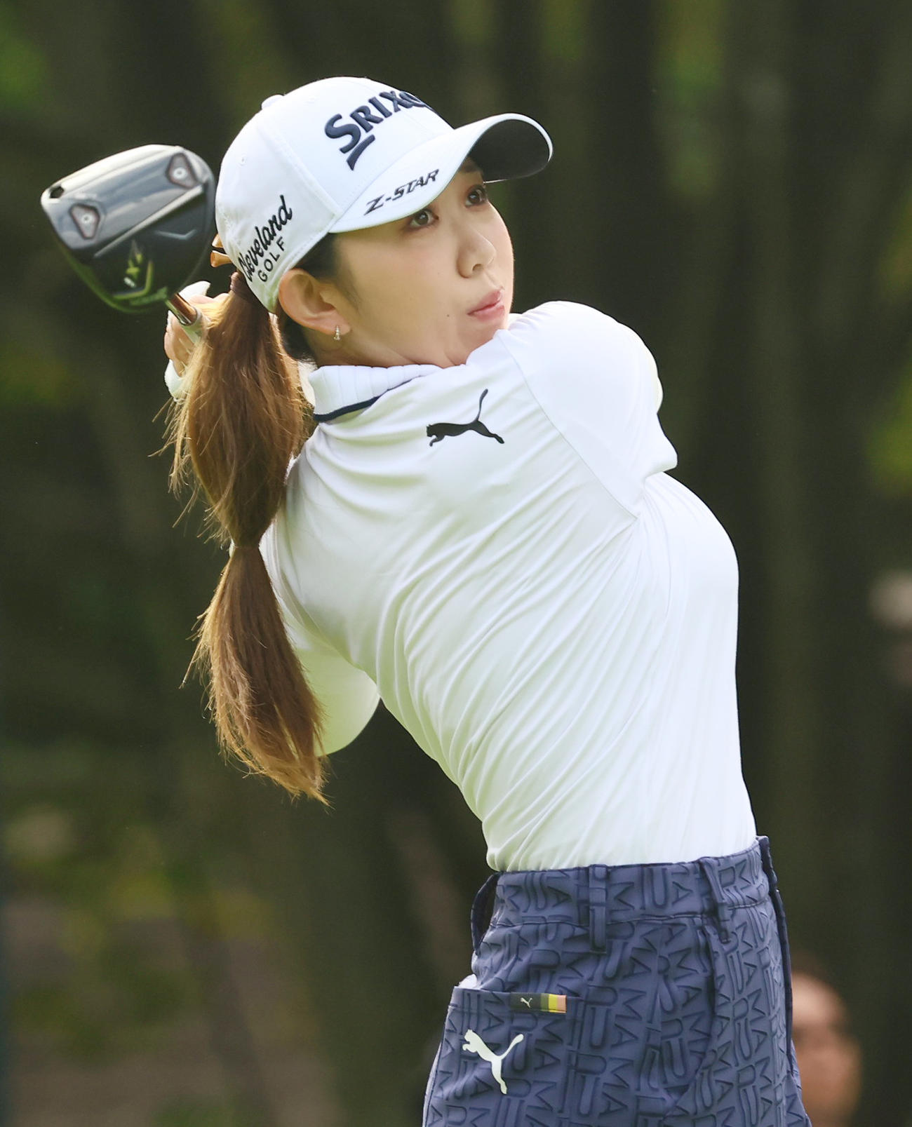 1番、ティーショットを放つ内田（撮影・上山淳一）