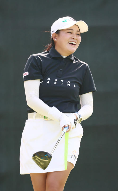 プロアマ戦で調整する神谷桃（撮影・上山淳一）