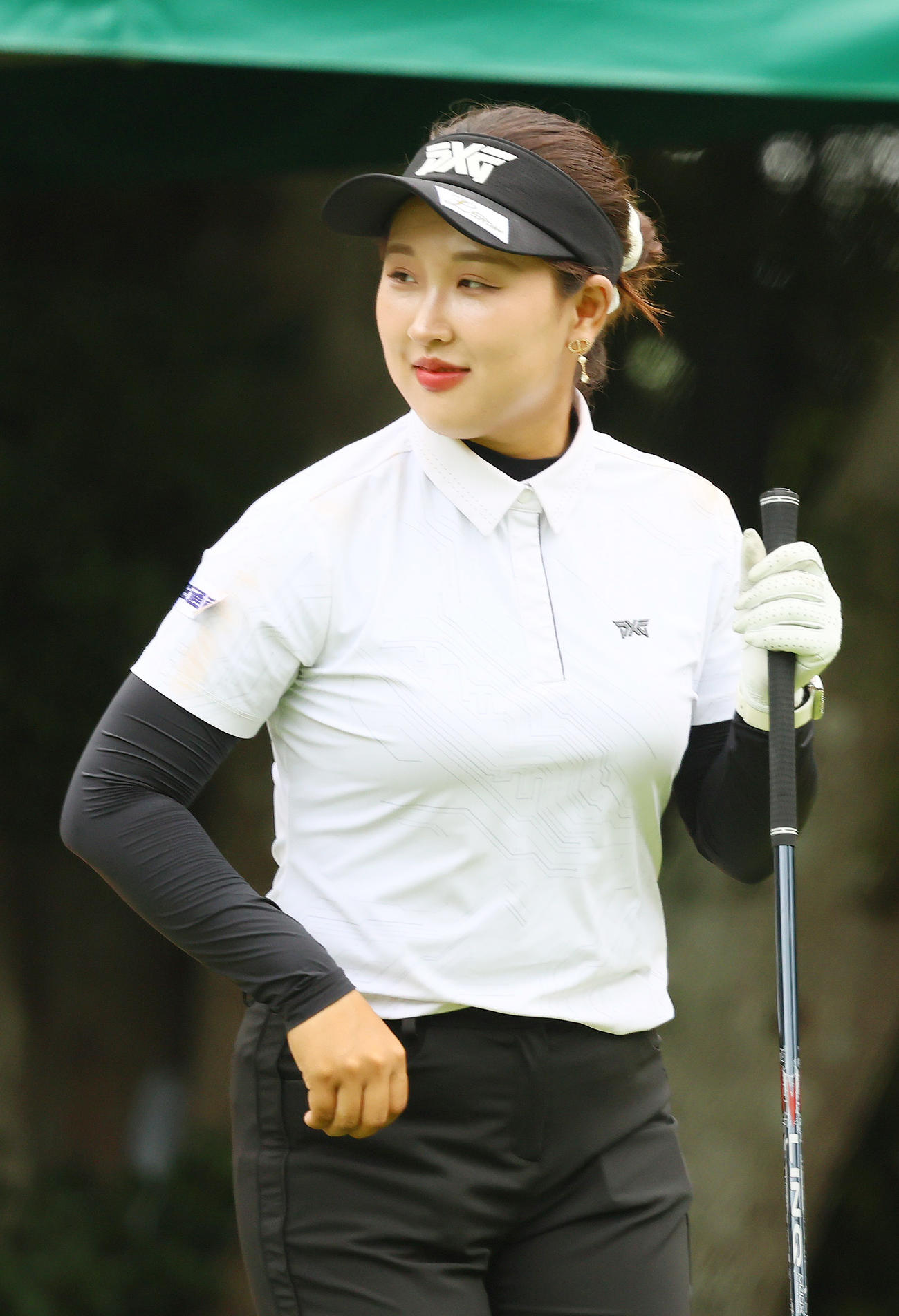 1番、笑顔で順番を待つリ・ハナ（撮影・上山淳一）