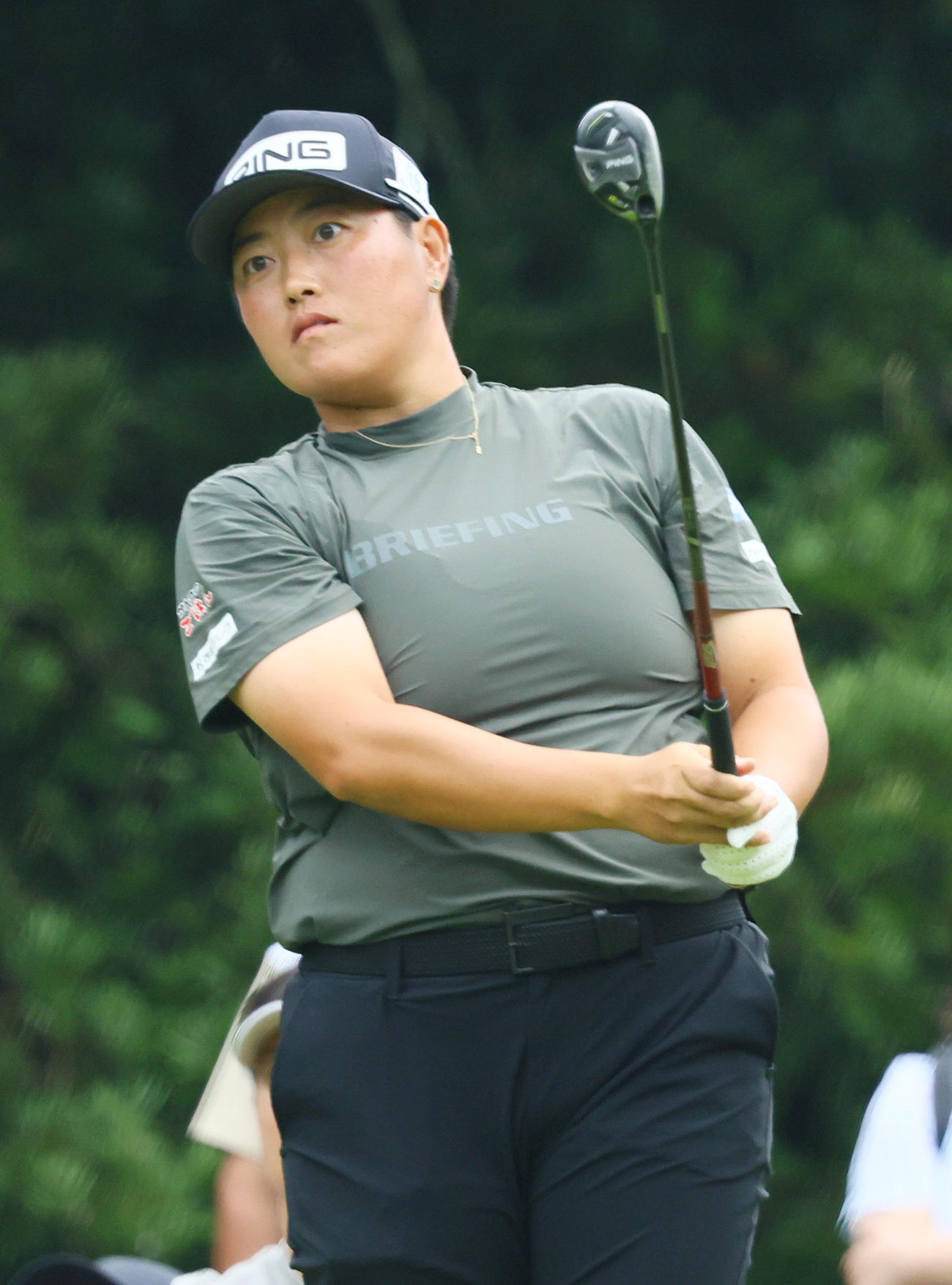 3番、ティーショットを放つ工藤遥（撮影・上山淳一）