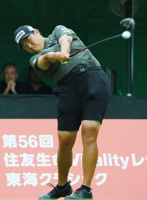 ドライビング女王コンテストに出場した工藤遥（撮影・上山淳一）