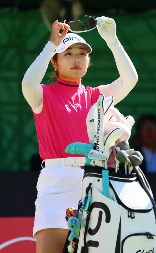 1番、準備する佐久間（撮影・上山淳一）