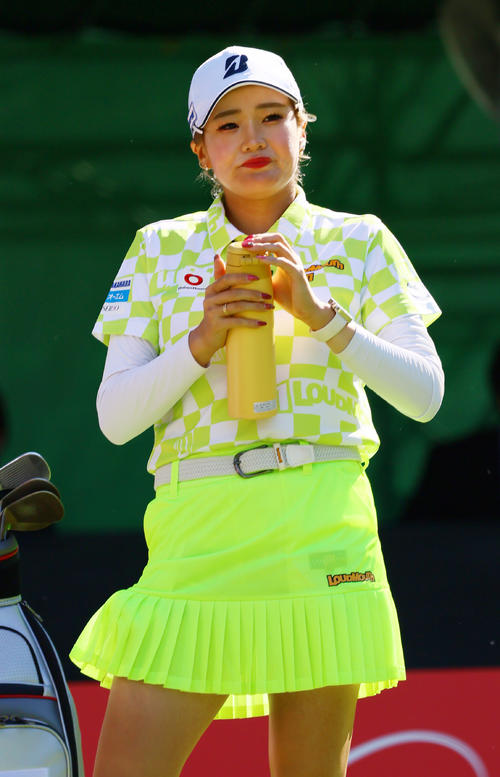 1番、水分補給する桑木（撮影・上山淳一）