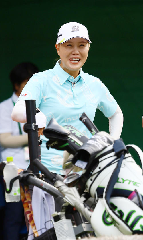 1番、笑顔を見せる福山（撮影・上山淳一）